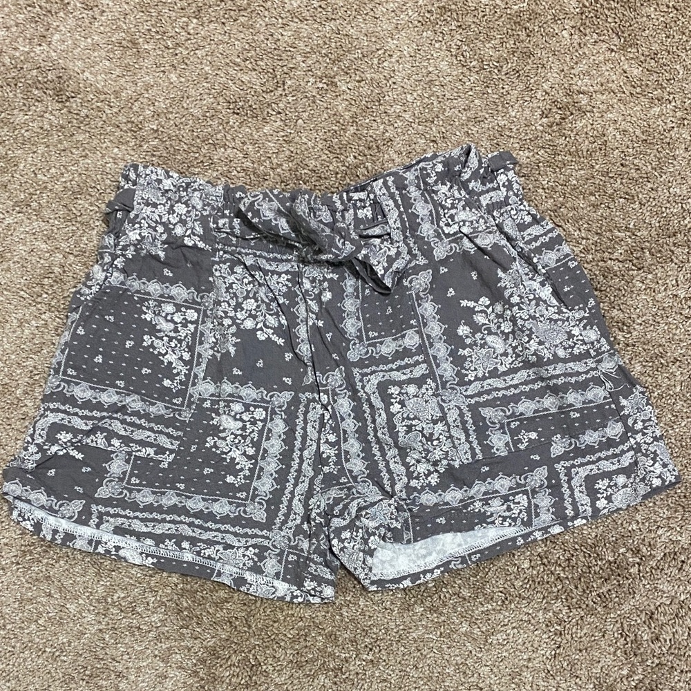 Elegant Paisley High Waist Women's Shorts